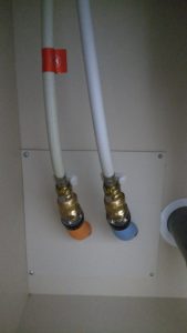 台所シングルレバー混合水栓の止水栓